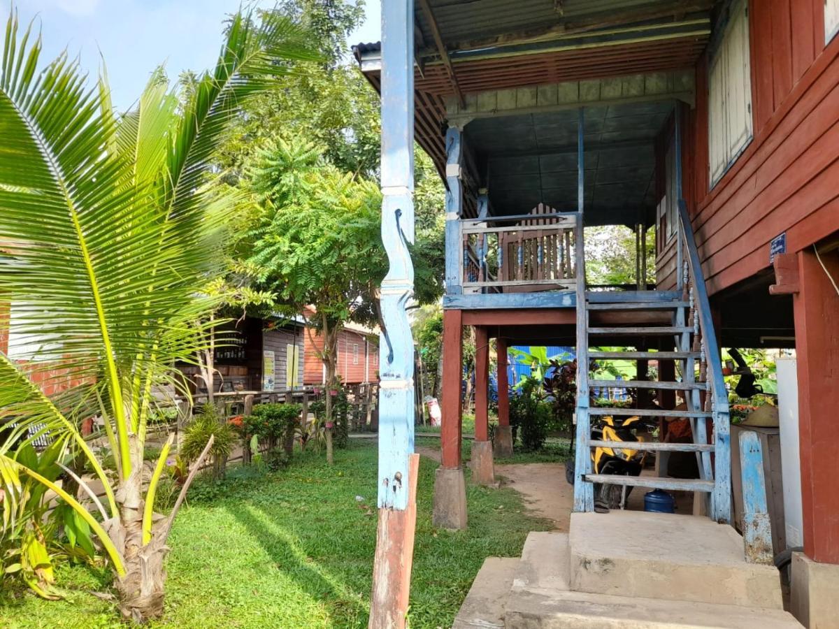 A Pousada Ta'S Dorm Dondet Ban Dondét Exterior foto